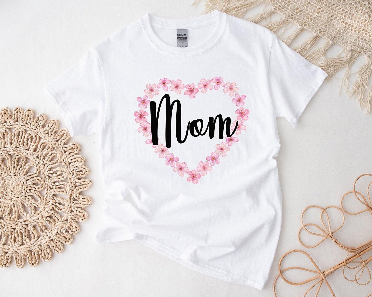 Mom Gift Box, T-Shirt, Candle, Glass Can, Handmade Spa Items, Care Package for Her, Gift for New Mother